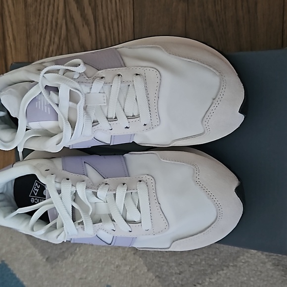 New balance women's sz8.5 237 grey purple - Picture 3 of 8